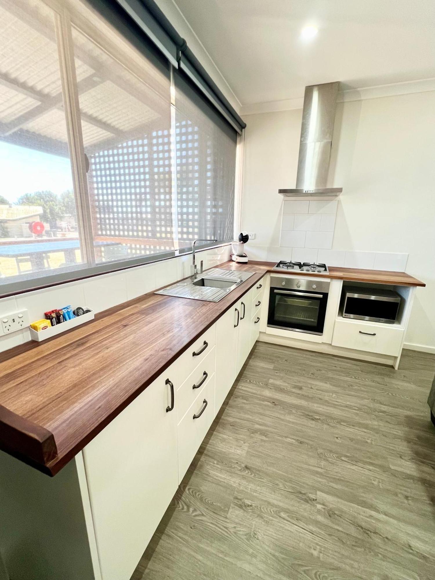Sunset Beach Holiday Park Geraldton Bagian luar foto